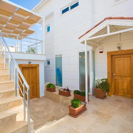 Sleeps 8 Pool Air Con Wifi *