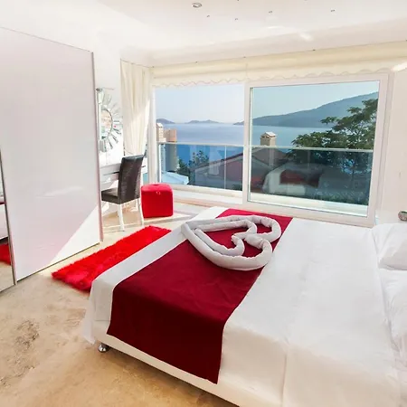 Sleeps 8 Pool Air Con Wifi