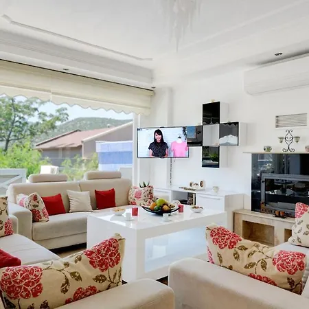 Sleeps 8 Pool Air Con Wifi Villa Kalkan